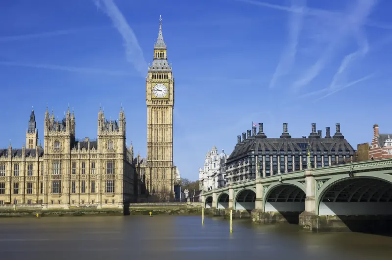Starmer Vows Fresh Air Defence Aid After Kyiv Bridge Strikes